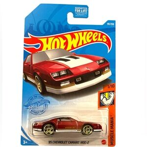 NWT Hot Wheels '85 Chevrolet Camaro IROC-Z - Muscle Mania
